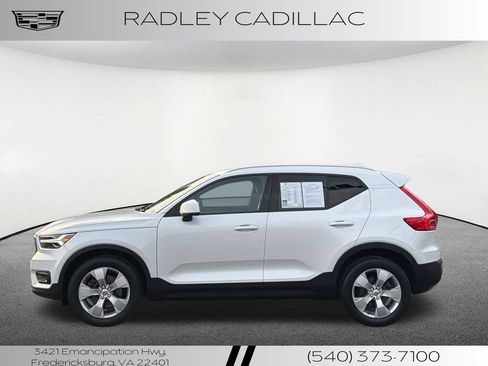 Used 2021 Volvo XC40 T5 Momentum AWD/4WD image 17