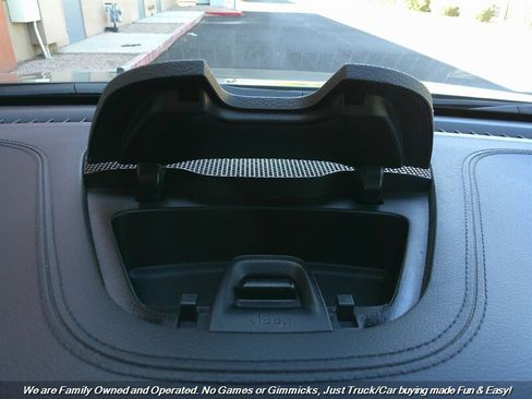 Used 2021 Jeep Cherokee Latitude Plus image 43