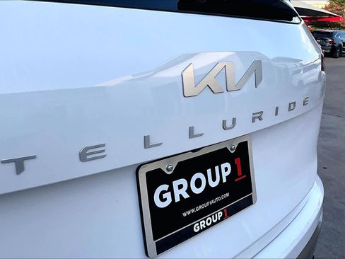 Certified 2025 Kia Telluride S FWD image 10