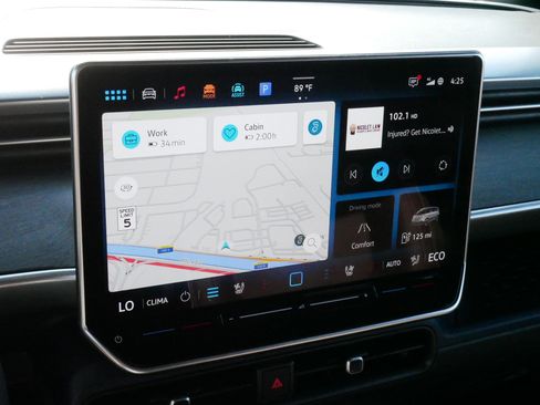 Certified 2025 Volkswagen ID. Buzz Pro S RWD image 22