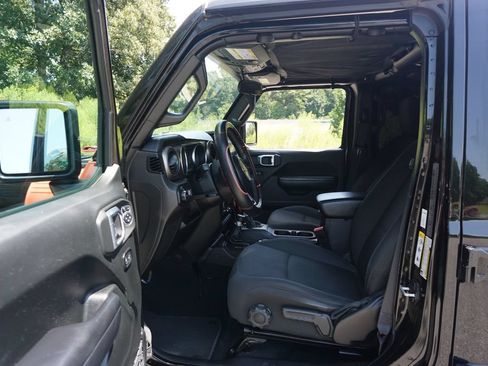 Used 2019 Jeep Wrangler Unlimited Sport S AWD/4WD image 2