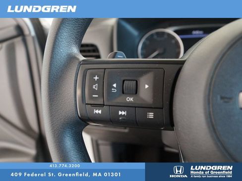 Used 2024 Nissan Rogue S AWD/4WD image 17