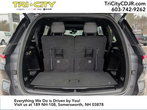 Used 2023 Jeep Grand Cherokee L Laredo image 30