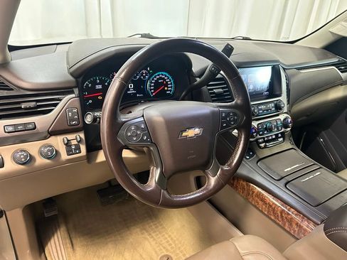 Used 2017 Chevrolet Suburban Premier AWD/4WD image 2