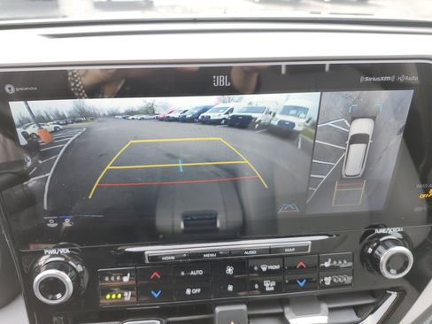 Used 2022 Toyota Highlander Limited image 4