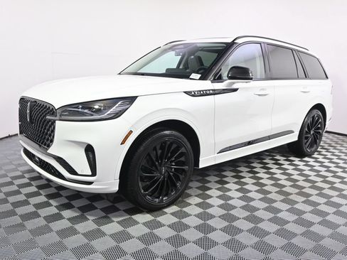 New 2026 Lincoln Aviator Reserve AWD/4WD image 2
