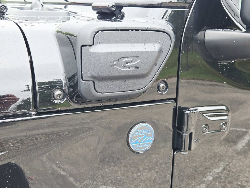 Used 2024 Jeep Wrangler Unlimited AWD/4WD image 19