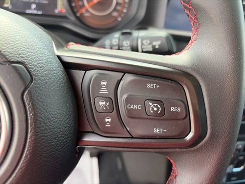 Used 2024 Jeep Wrangler Unlimited Rubicon AWD/4WD image 12
