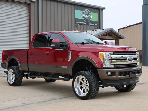 Used 2017 Ford F250 King Ranch w/ FX4 Off-Road Package image 1