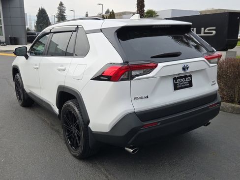 Used 2024 Toyota RAV4 XLE image 3