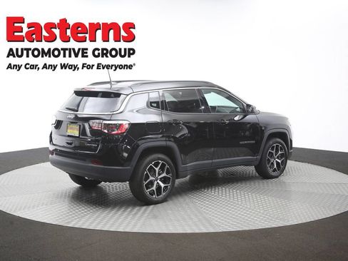 Used 2025 Jeep Compass Limited AWD/4WD image 37