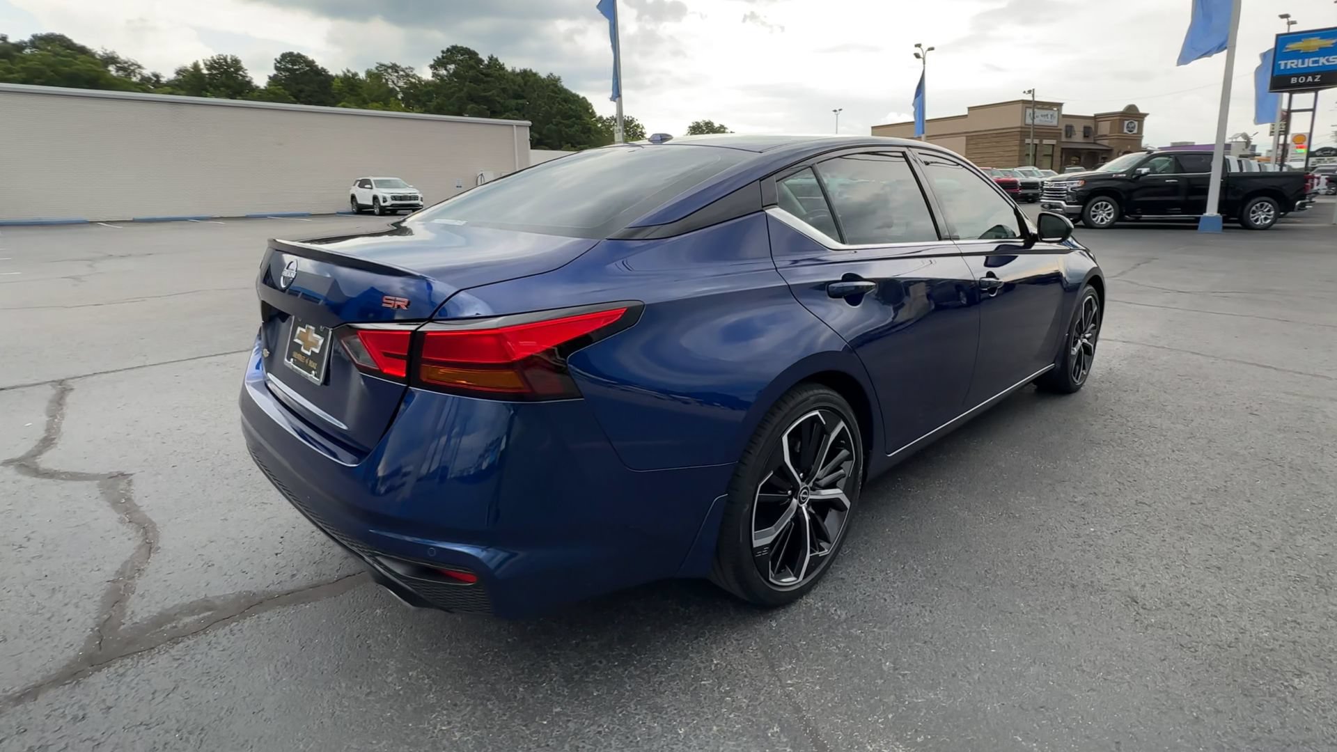 Used 2024 Nissan Altima 2.5 SR w/ SR Premium Package FWD image 8