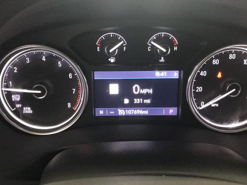 Used 2020 Buick Enclave Essence w/ Sound and Sites Package AWD/4WD image 3