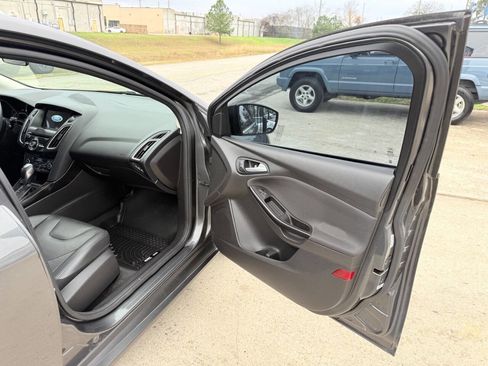 Used 2018 Ford Focus Titanium image 22