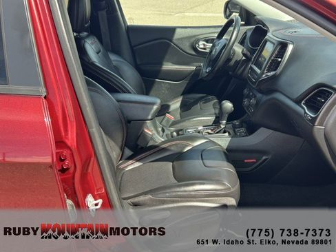 Used 2020 Jeep Cherokee Trailhawk w/ Cold Weather Group image 27