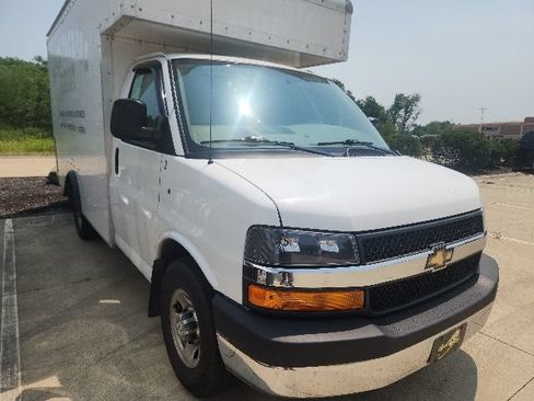 Used 2016 Chevrolet Express 3500 RWD image 1