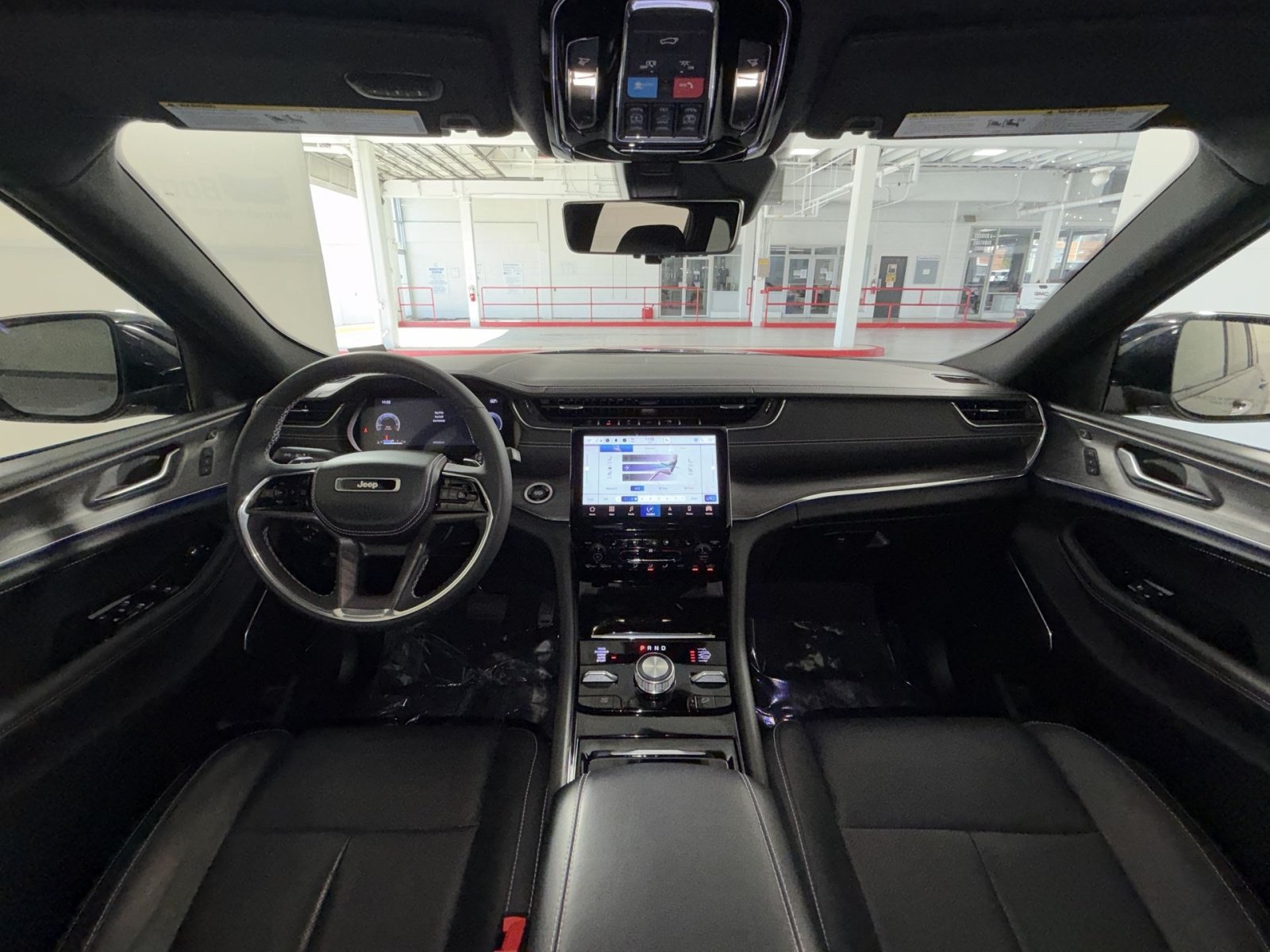 Used 2023 Jeep Grand Cherokee Overland w/ Luxury Tech Group IV AWD/4WD image 23