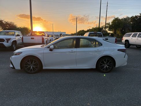 Used 2023 Toyota Camry SE w/ Convenience Package image 2
