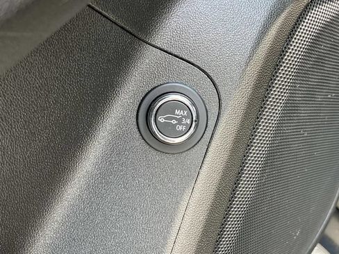 Used 2019 GMC Acadia SLE w/ LPO, Floor Liner Package AWD/4WD image 30