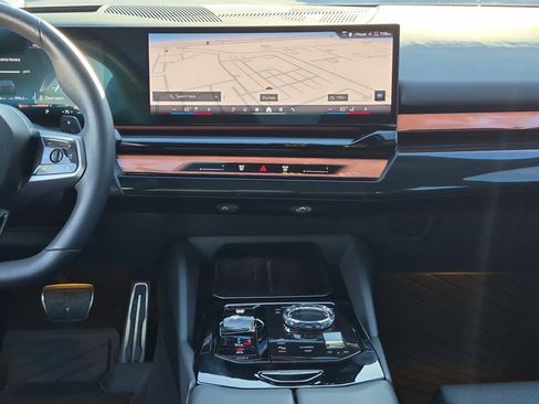 Certified 2025 BMW 540i xDrive w/ Executive Package AWD/4WD image 30