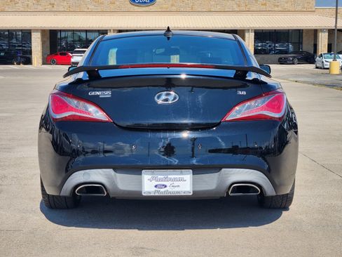Used 2015 Hyundai Genesis 3.8 RWD image 8