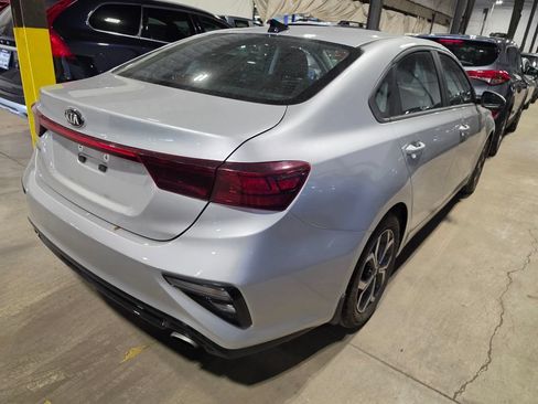 Used 2019 Kia Forte LXS FWD image 2