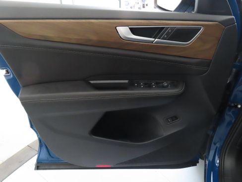 New 2025 Volkswagen Atlas SE FWD image 10