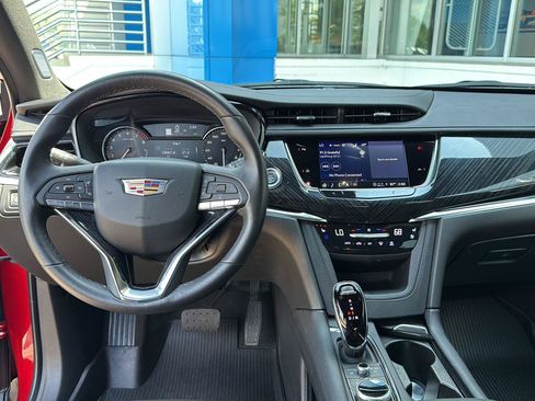 Used 2024 Cadillac XT6 Premium Luxury w/ LPO, Floor Liner Package AWD/4WD image 15