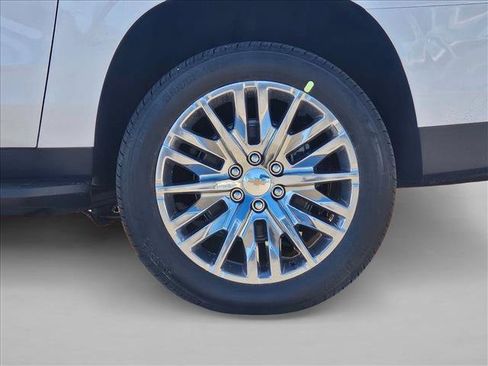 New 2026 Chevrolet Suburban RST w/ Comfort Package AWD/4WD image 10