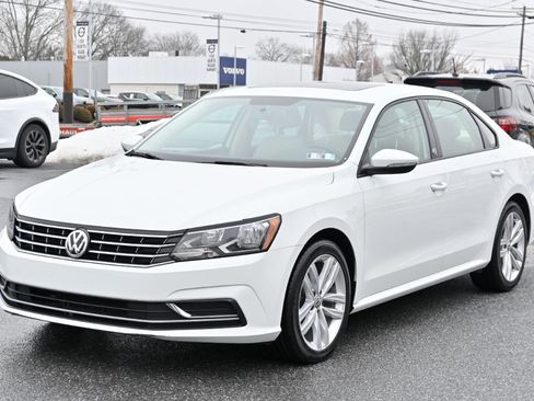 Used 2019 Volkswagen Passat 2.0T Wolfsburg w/ Wheels & Sunroof Package image 6