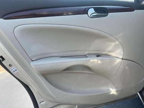 Used 2007 Buick Lucerne CXL FWD image 11