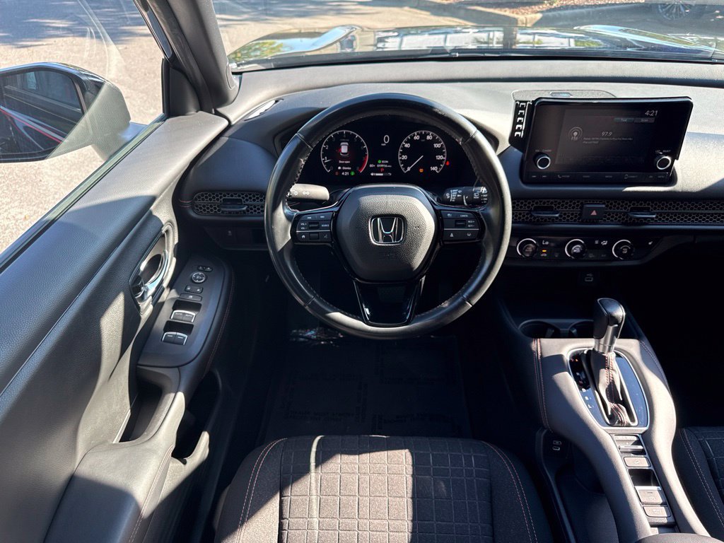 Used 2025 Honda HR-V Sport image 30