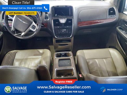 Used 2016 Chrysler Town & Country Touring w/ Driver Convenience Group image 11