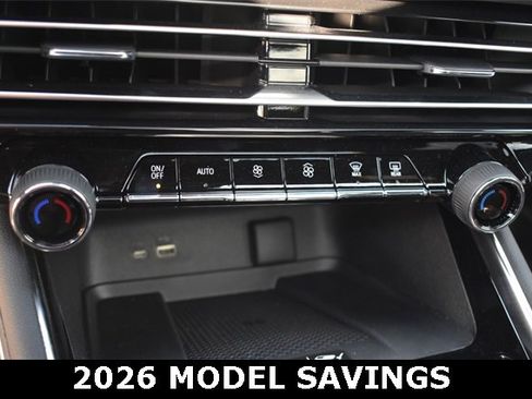 New 2025 Chevrolet Traverse High Country w/ LPO, Floor Liner Package image 34