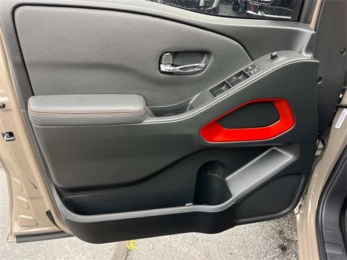 Used 2024 Nissan Frontier PRO-4X w/ Off-Road Protection Package image 28