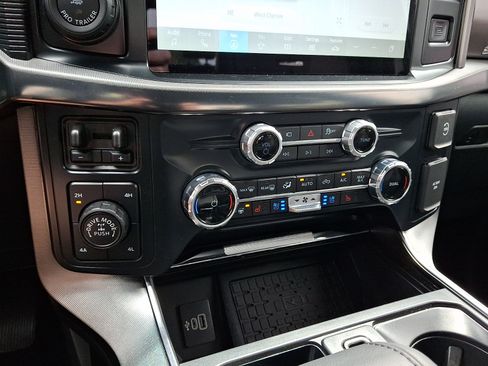 Certified 2025 Ford F150 Platinum AWD/4WD image 18