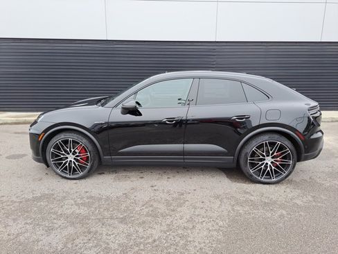 Used 2025 Porsche Macan 4S Electric AWD/4WD image 2