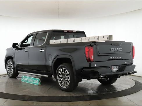 Used 2025 GMC Sierra 1500 Denali Ultimate image 8