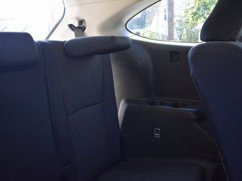 Used 2024 Toyota Highlander LE image 35