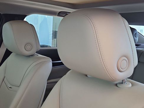 Used 2013 Cadillac XTS Luxury w/ Driver Awareness Package FWD image 12