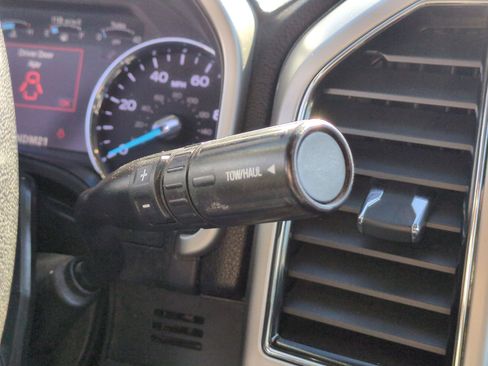 Used 2019 Ford F250 Lariat w/ Lariat Value Package image 25