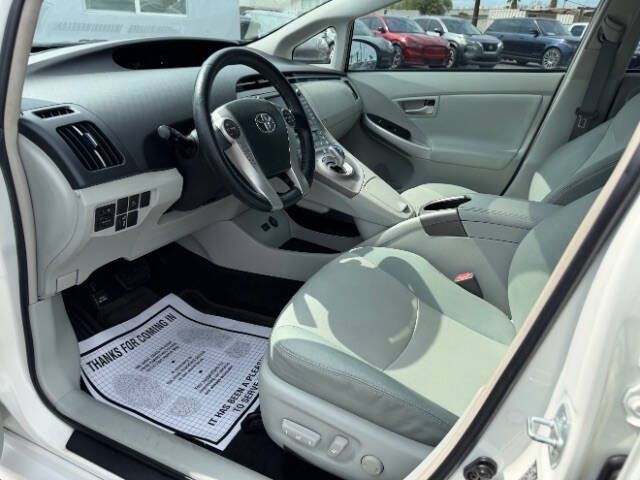 Used 2014 Toyota Prius Four w/ Solar Roof Package FWD image 10