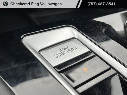 Used 2024 Volkswagen Atlas SE image 42