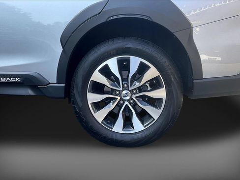 Used 2025 Subaru Outback Limited AWD/4WD image 36