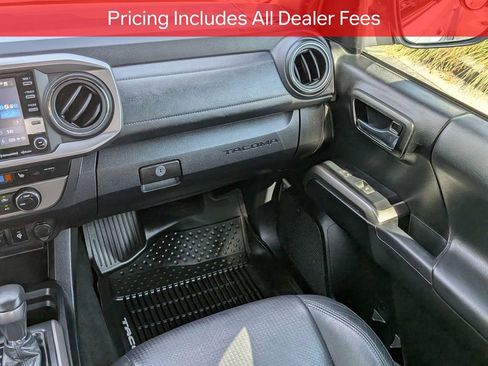 Used 2022 Toyota Tacoma Limited RWD image 18