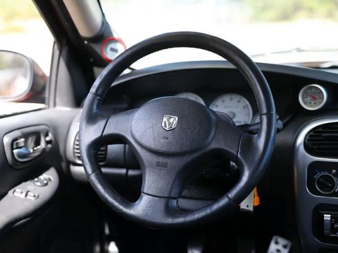 Used 2003 Dodge Neon image 25