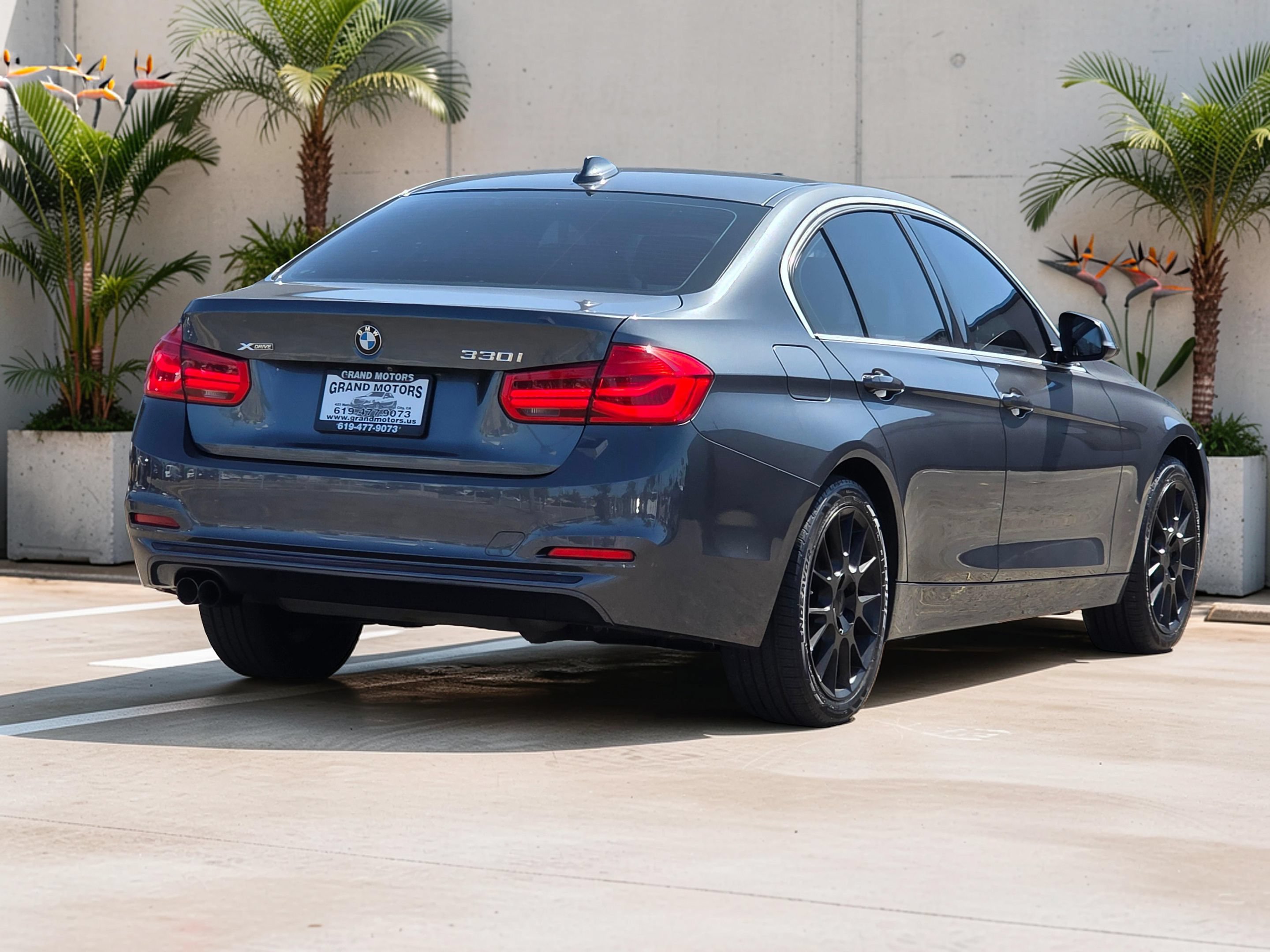 Used 2018 BMW 330i xDrive Sedan AWD/4WD image 7