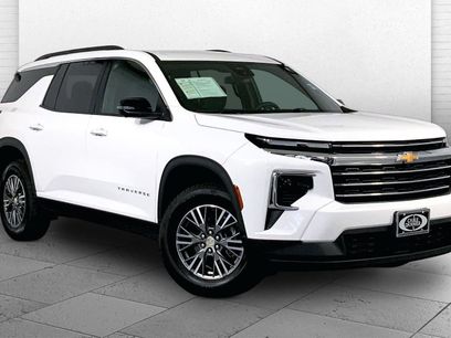 Used 2024 Chevrolet Traverse LT