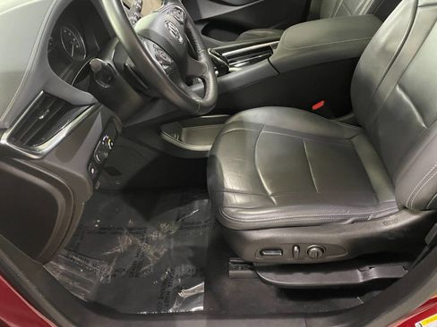 Used 2018 Buick Enclave Essence image 17