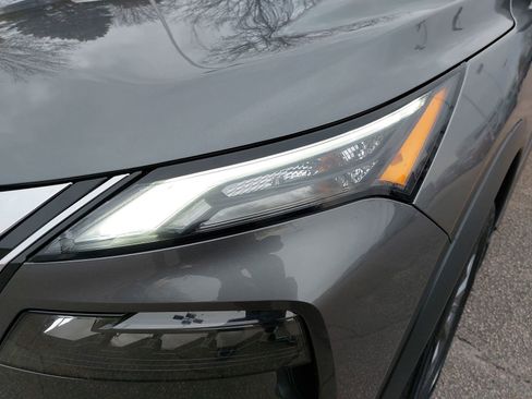 Used 2023 Nissan Rogue S image 30